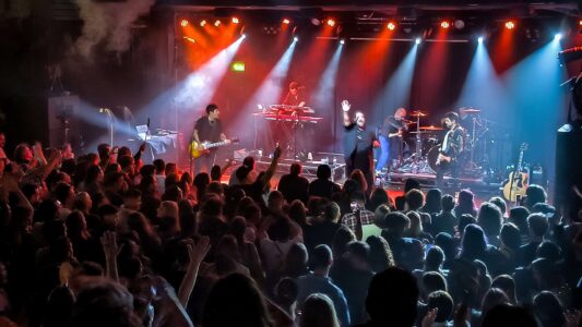 Empecé en la música casi sin darme cuenta: primero desde la fotografía de conciertos, luego trabajan.